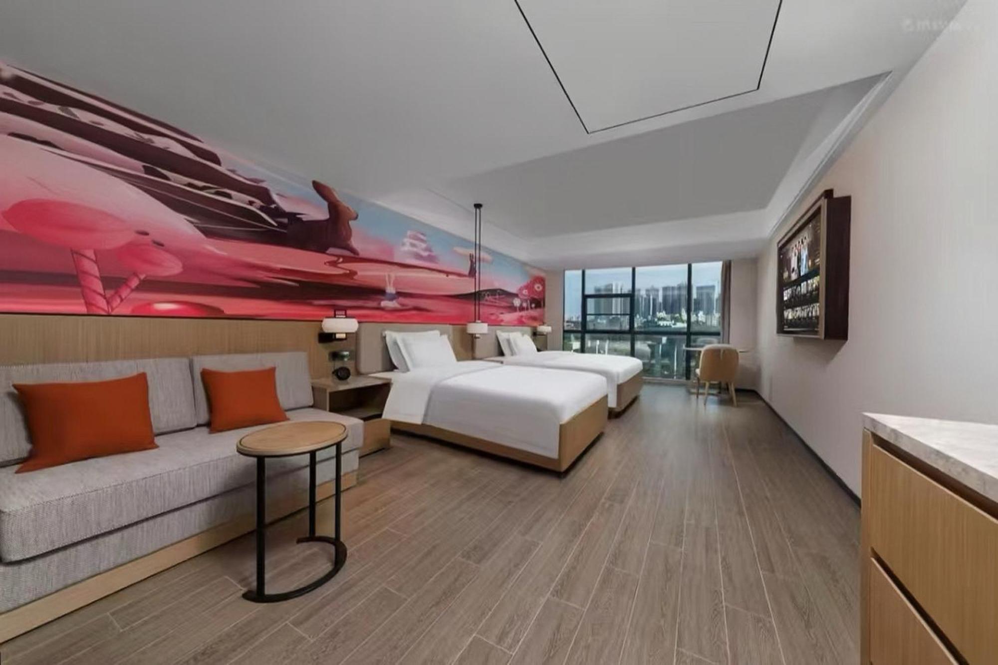 Mehood Lestie International Hotel Nancun Wanbo Metro Station Branch - Free Shuttle Bus To Canton Fair Complex During Canton Fair Period & Free Breakfast & Free Afternoon Tea & Free Midnight Snack & Free Vpn Internet Access Exterior foto