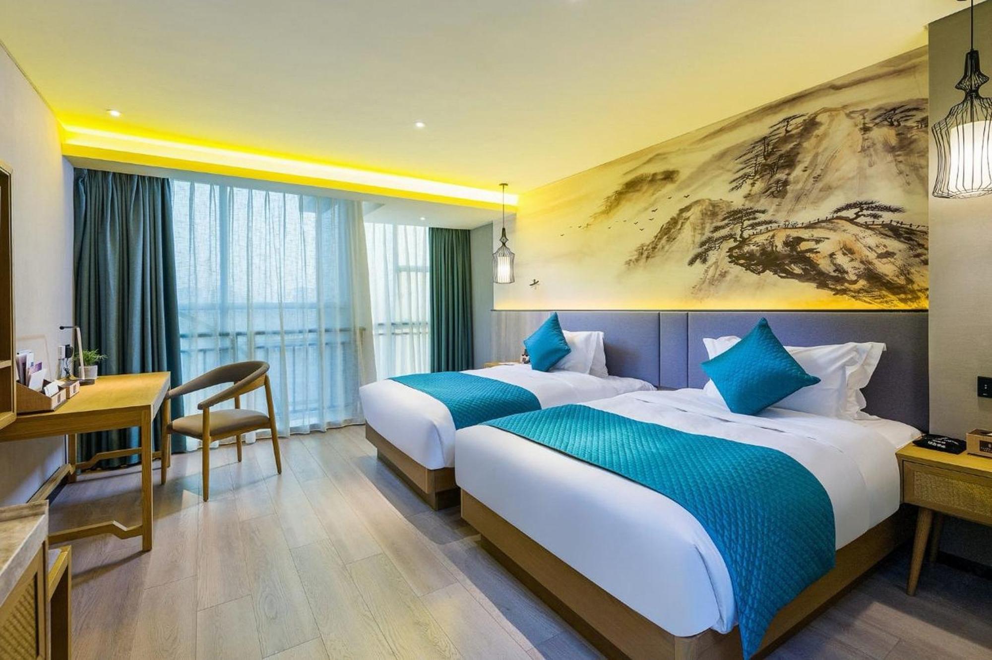 Mehood Lestie International Hotel Nancun Wanbo Metro Station Branch - Free Shuttle Bus To Canton Fair Complex During Canton Fair Period & Free Breakfast & Free Afternoon Tea & Free Midnight Snack & Free Vpn Internet Access Exterior foto