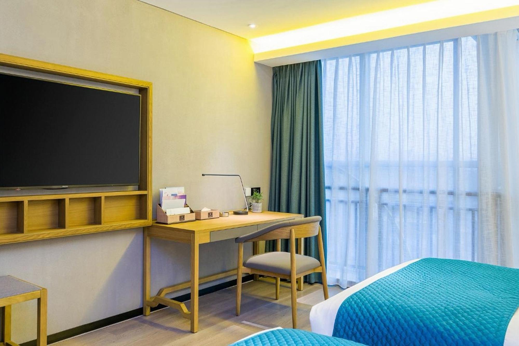 Mehood Lestie International Hotel Nancun Wanbo Metro Station Branch - Free Shuttle Bus To Canton Fair Complex During Canton Fair Period & Free Breakfast & Free Afternoon Tea & Free Midnight Snack & Free Vpn Internet Access Exterior foto