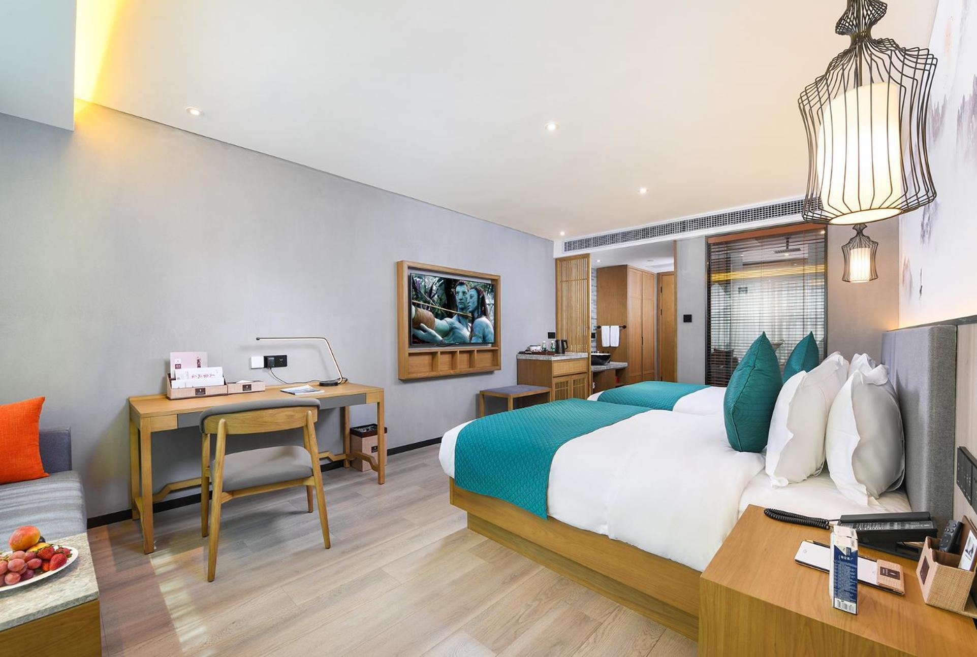 Mehood Lestie International Hotel Nancun Wanbo Metro Station Branch - Free Shuttle Bus To Canton Fair Complex During Canton Fair Period & Free Breakfast & Free Afternoon Tea & Free Midnight Snack & Free Vpn Internet Access Exterior foto